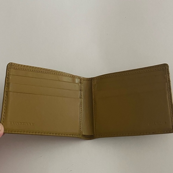 Authentic Burberry Men's Wallet - Picture 5 of 8